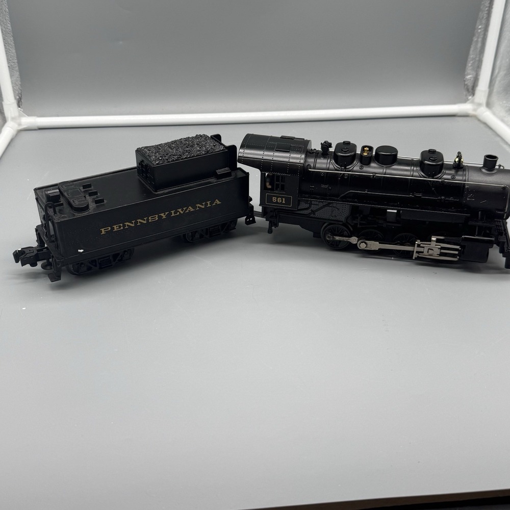 Lionel Pennsylvania 561 0-8-0 Steam Locomotive & Tender O Gauge PRR Untested